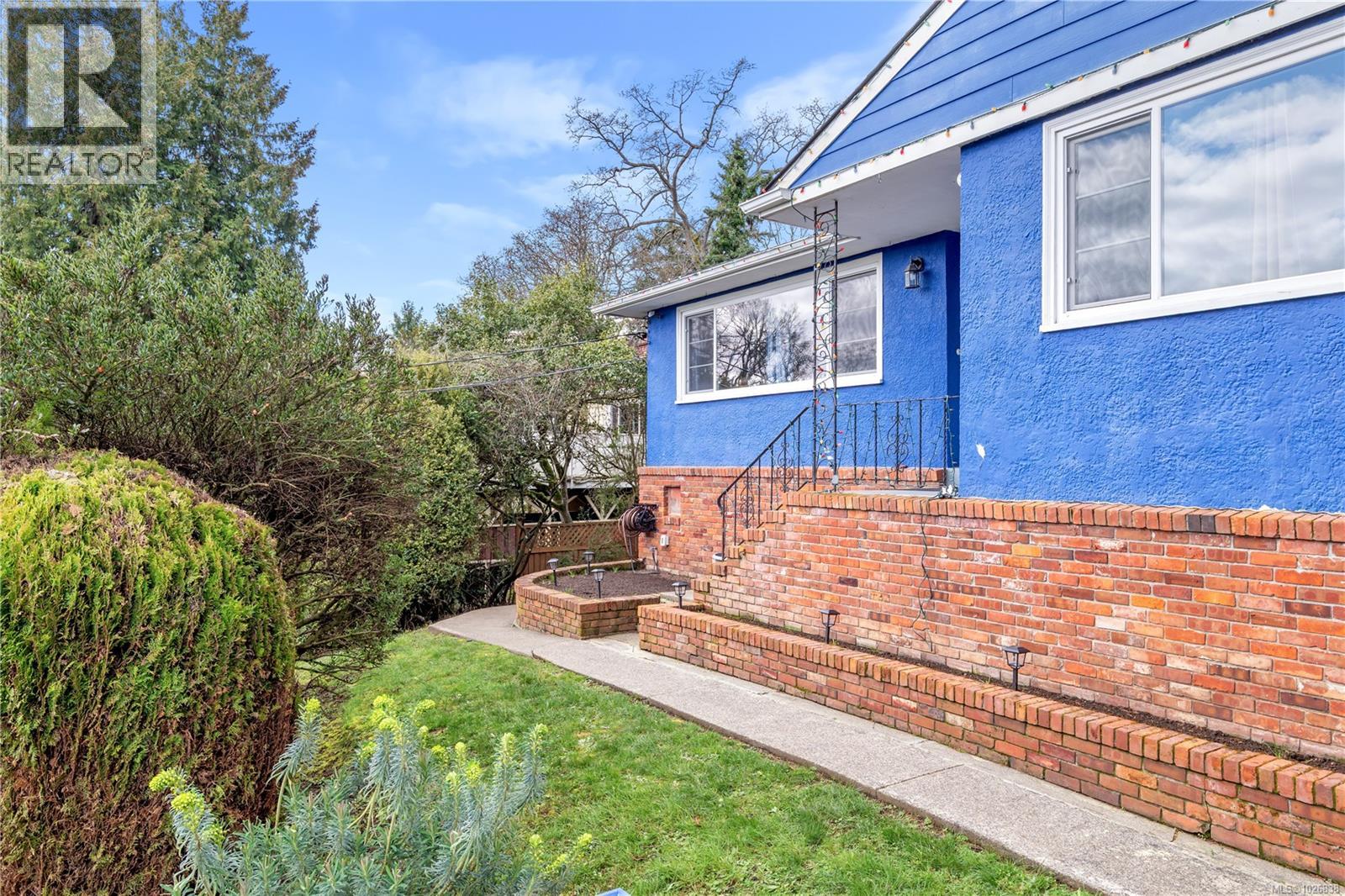  3560 Cedar Hill Road, Saanich