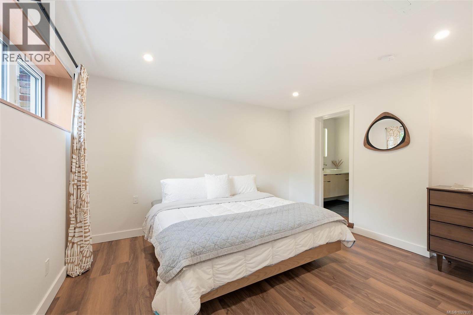  2011 Frederick Norris Road, Oak Bay