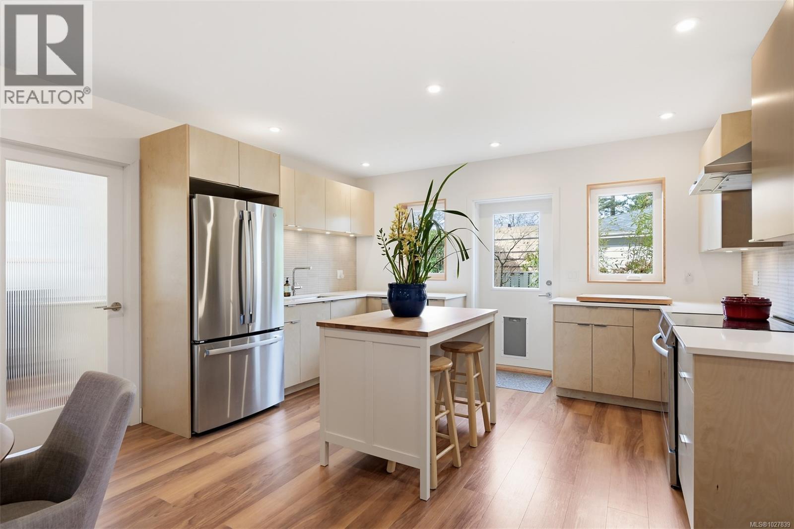  2011 Frederick Norris Road, Oak Bay