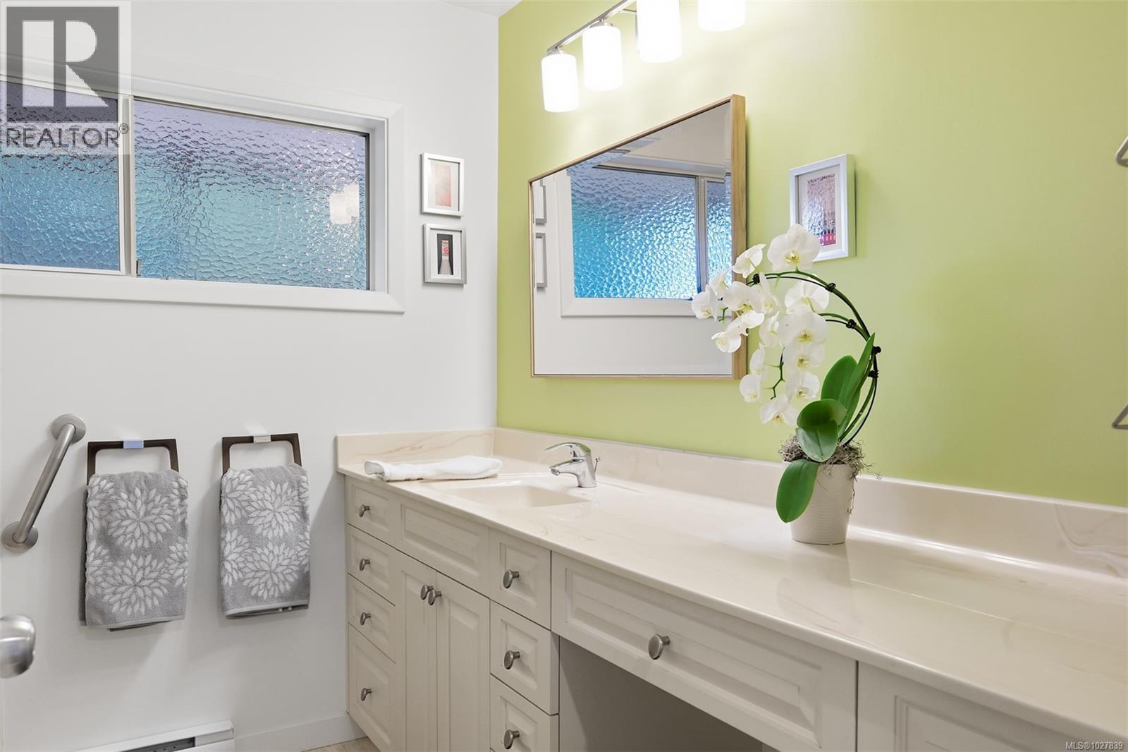  2011 Frederick Norris Road, Oak Bay