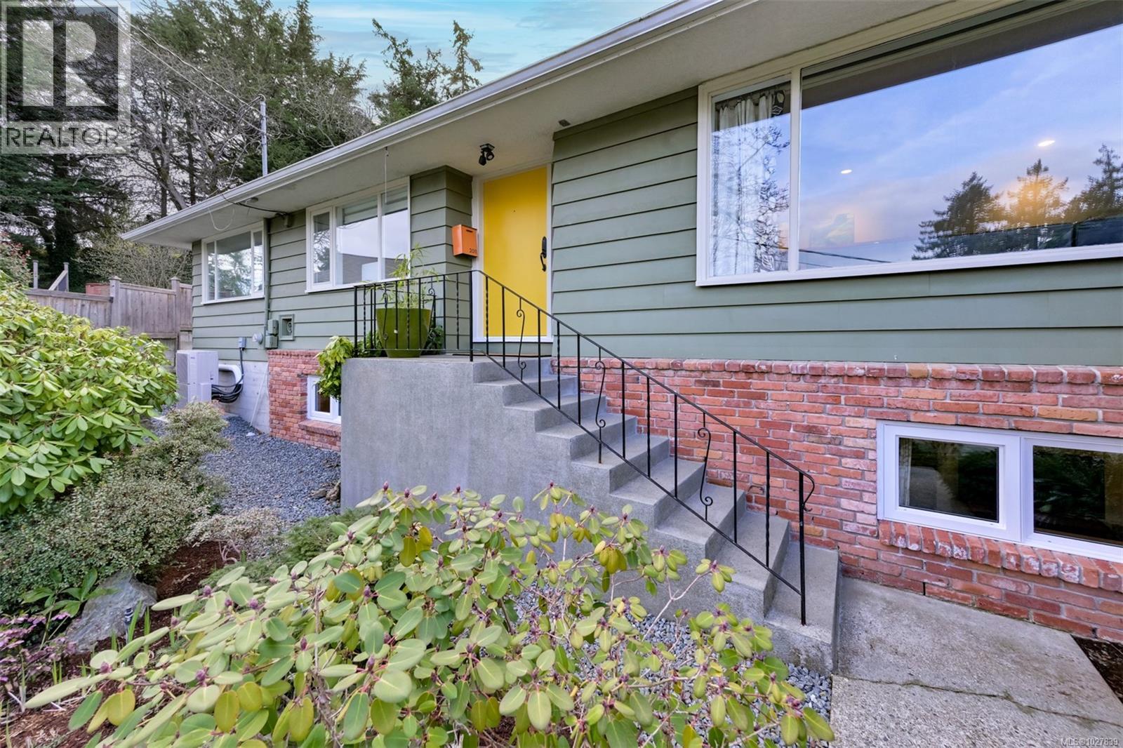  2011 Frederick Norris Road, Oak Bay