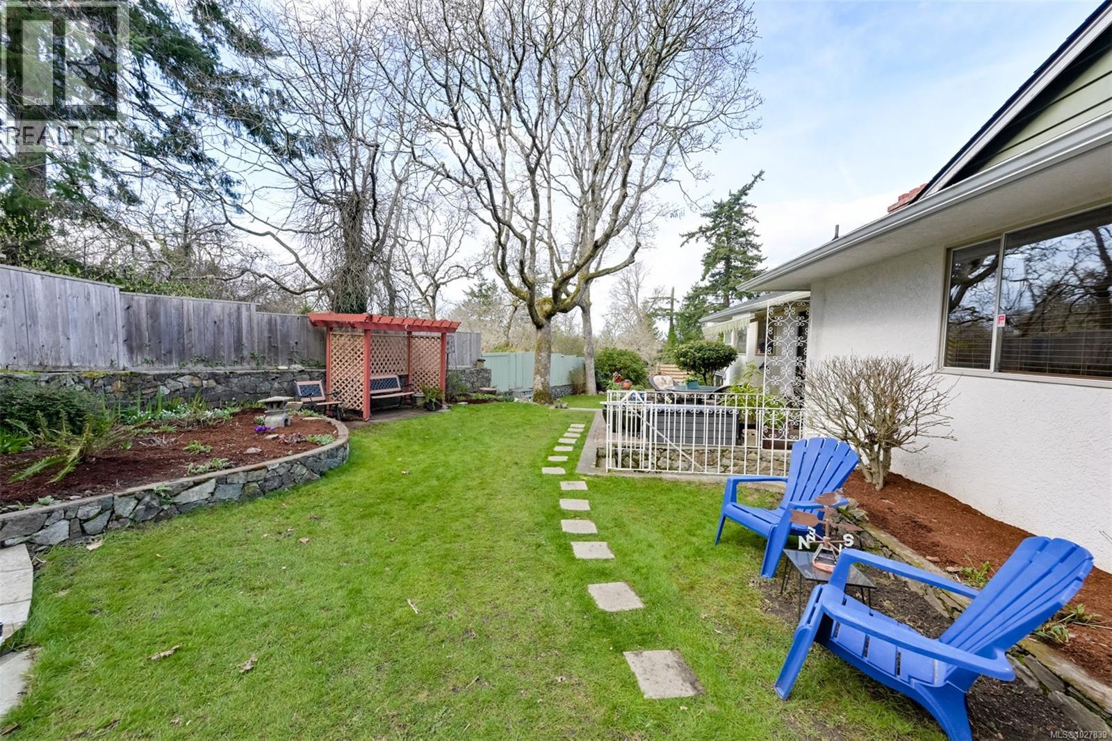  2011 Frederick Norris Road, Oak Bay