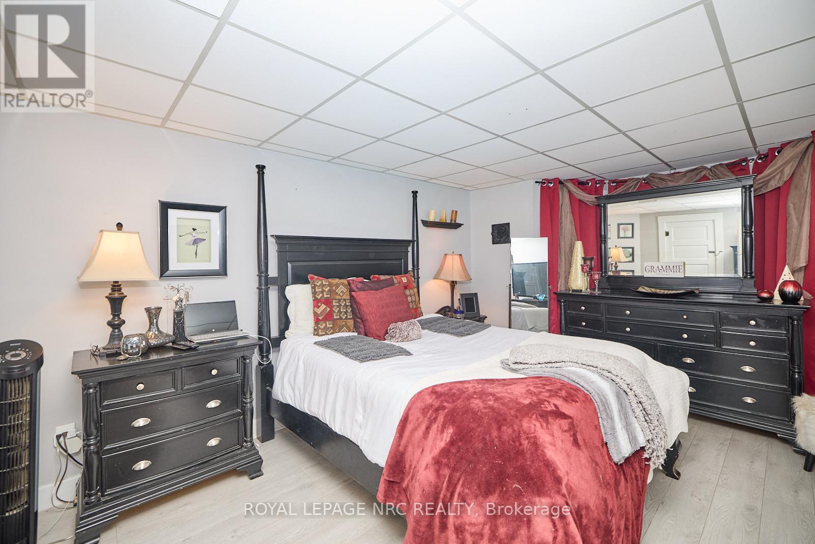 3758 MAIN STREET - 15