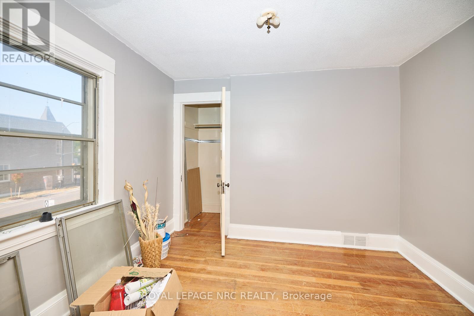 3758 MAIN STREET - 32