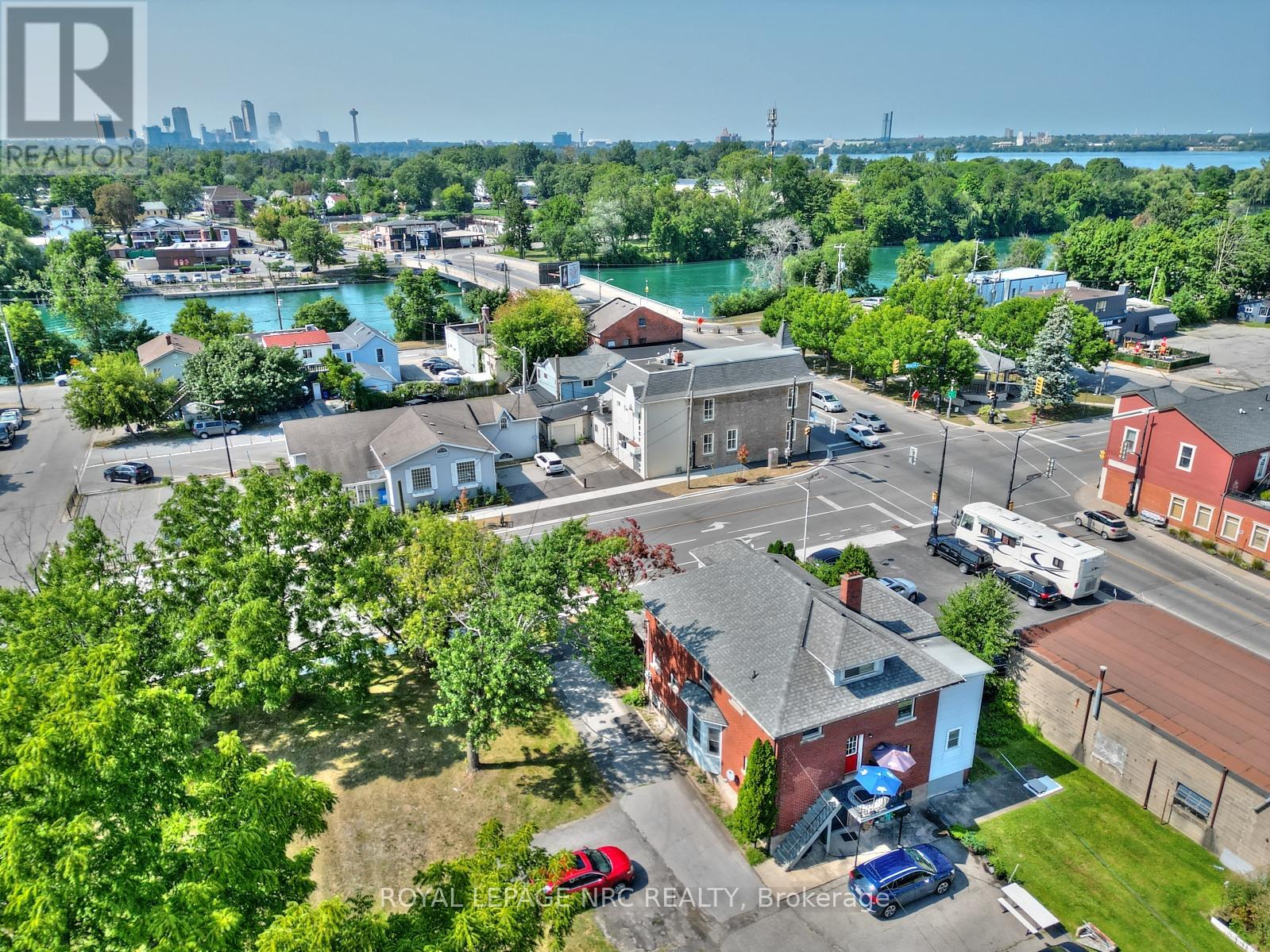 3758 MAIN STREET - 38