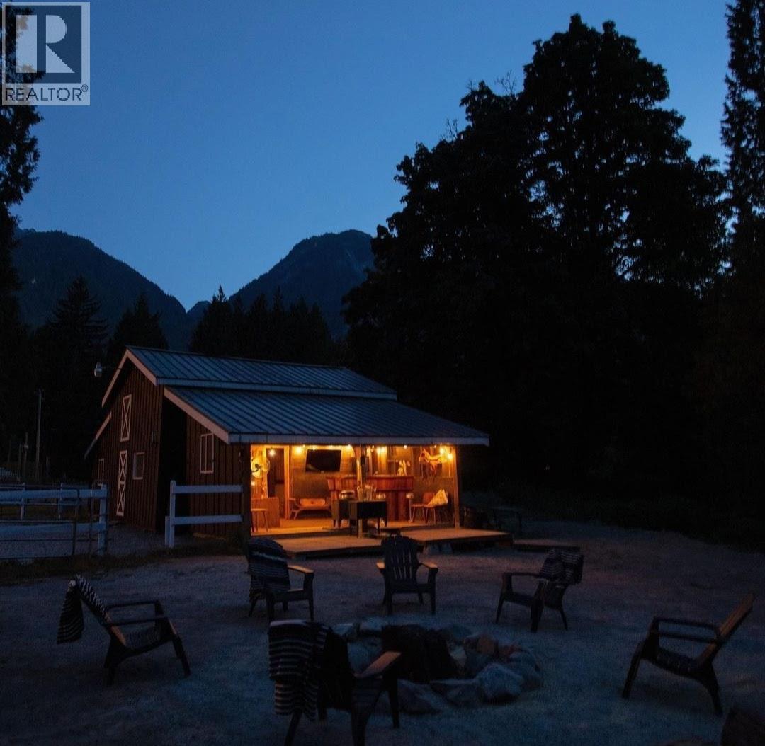 14848 SQUAMISH VALLEY ROAD, Squamish