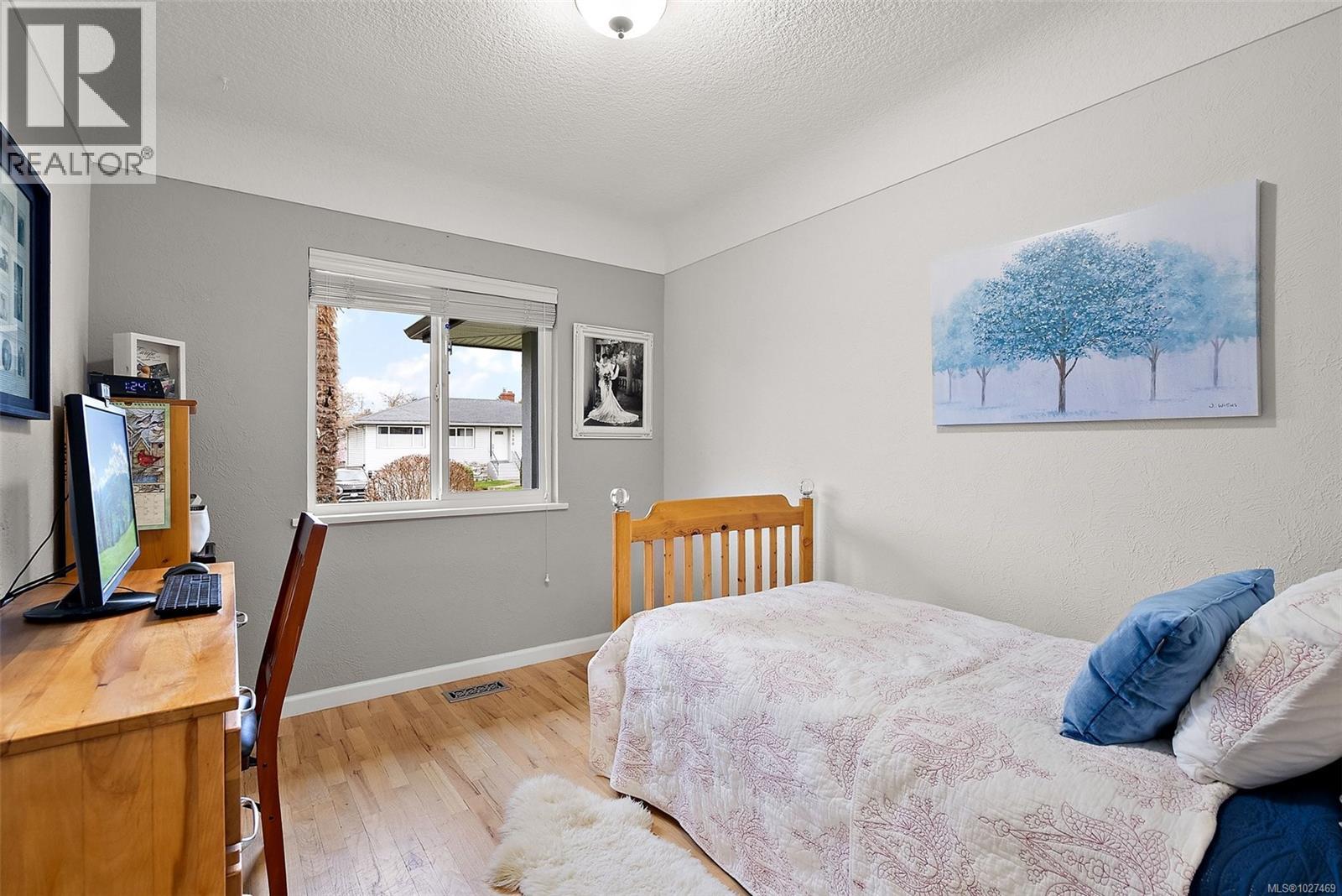  2861 Eastdowne Road, Oak Bay