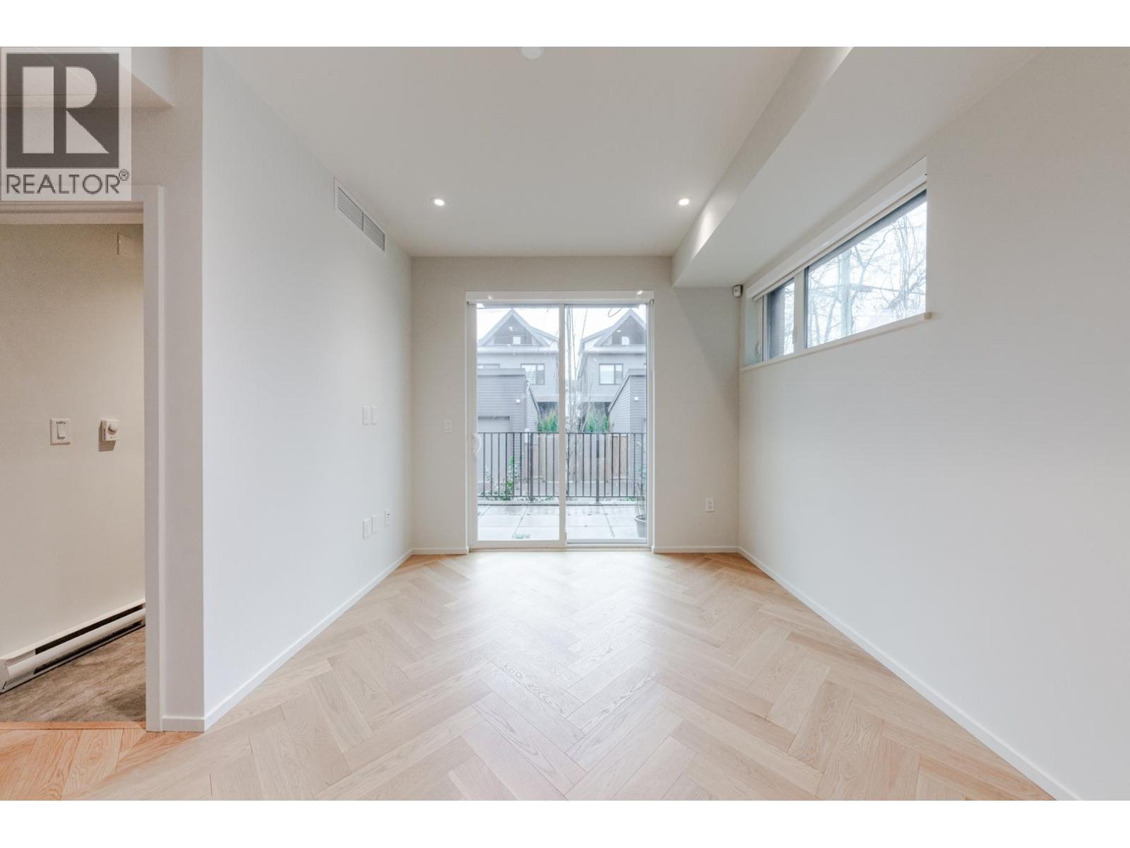 131 765 W 49TH AVENUE, Vancouver