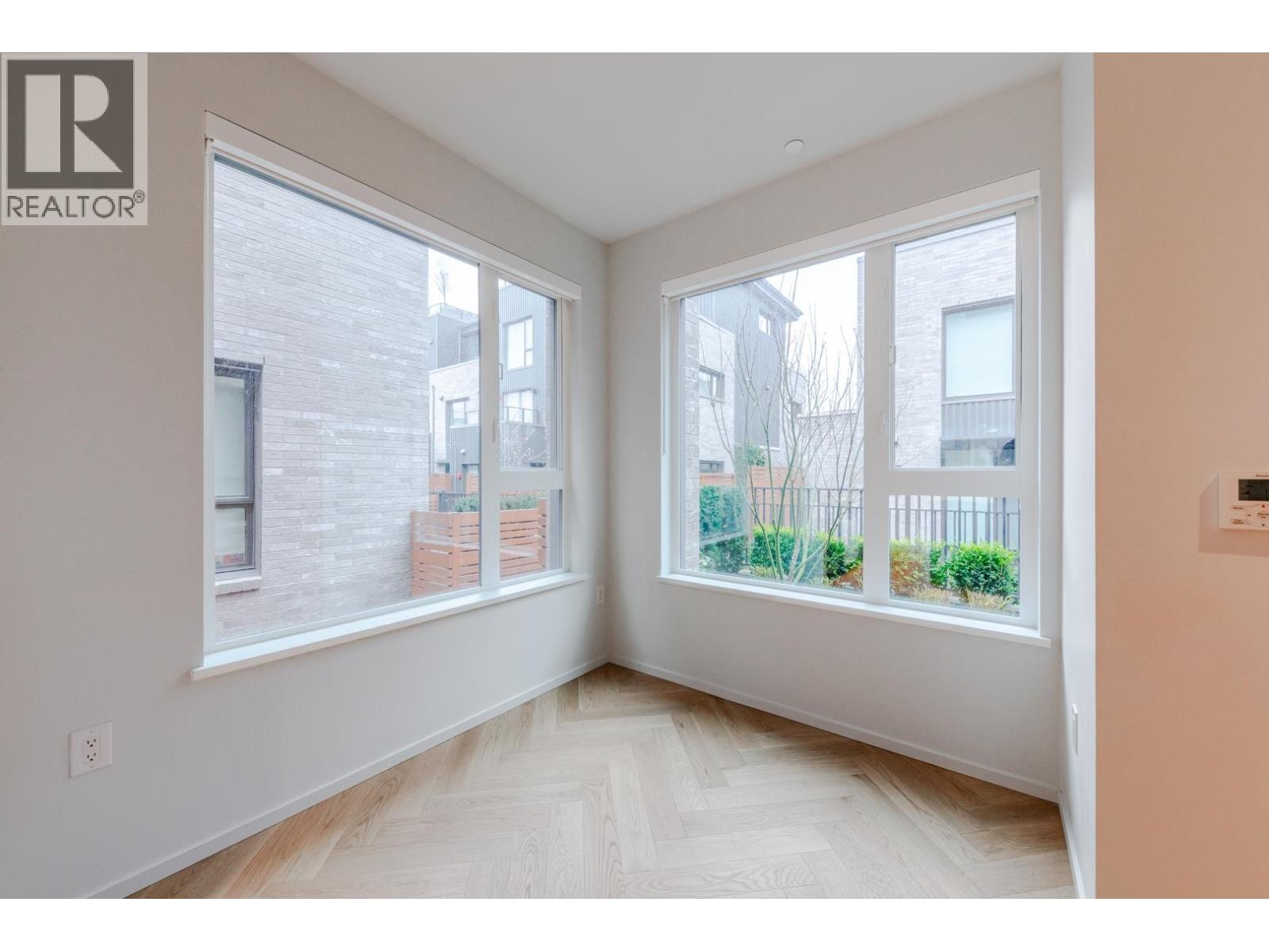 131 765 W 49TH AVENUE, Vancouver