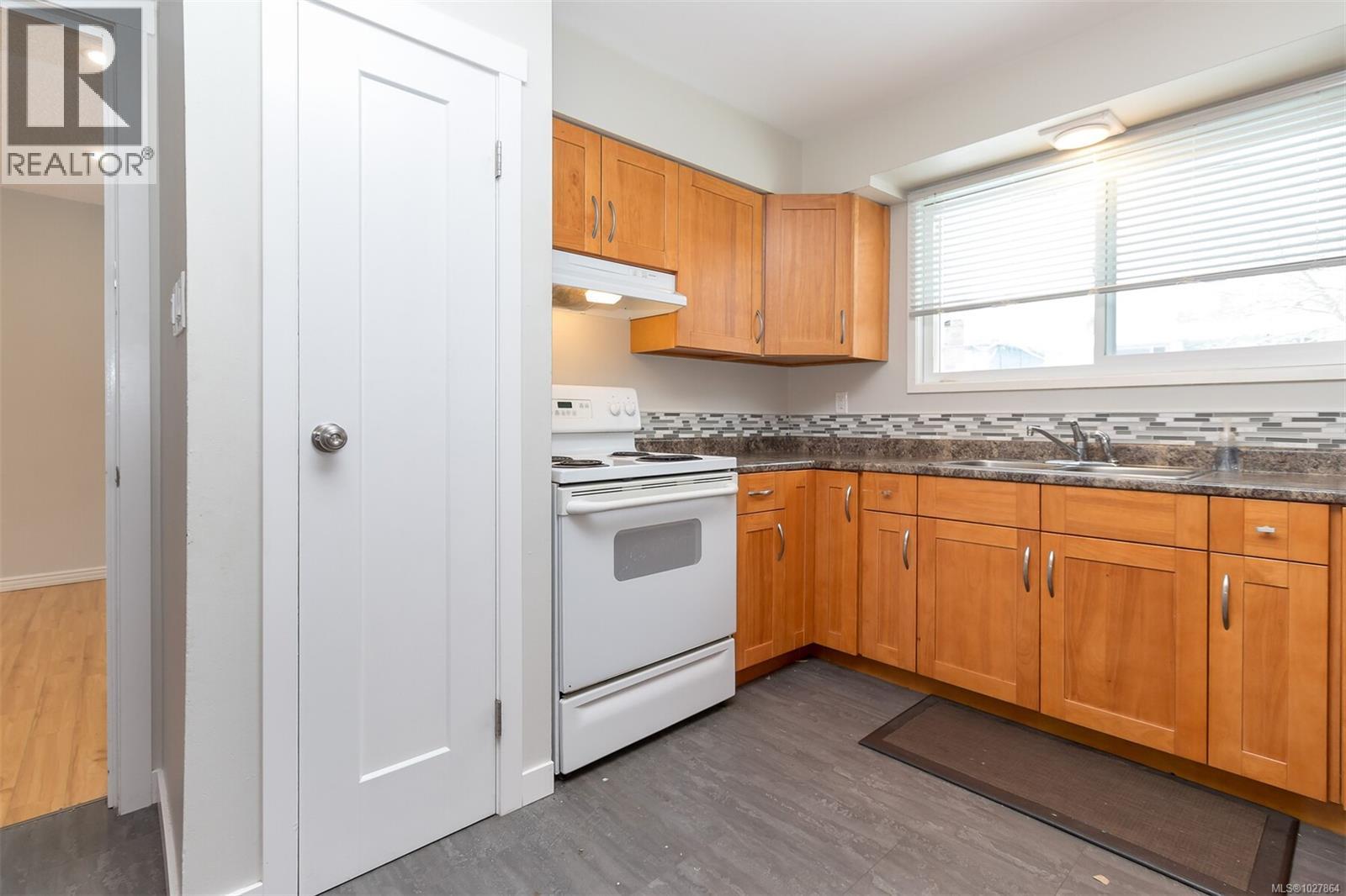 1116 Thunderbird Dr, Nanaimo