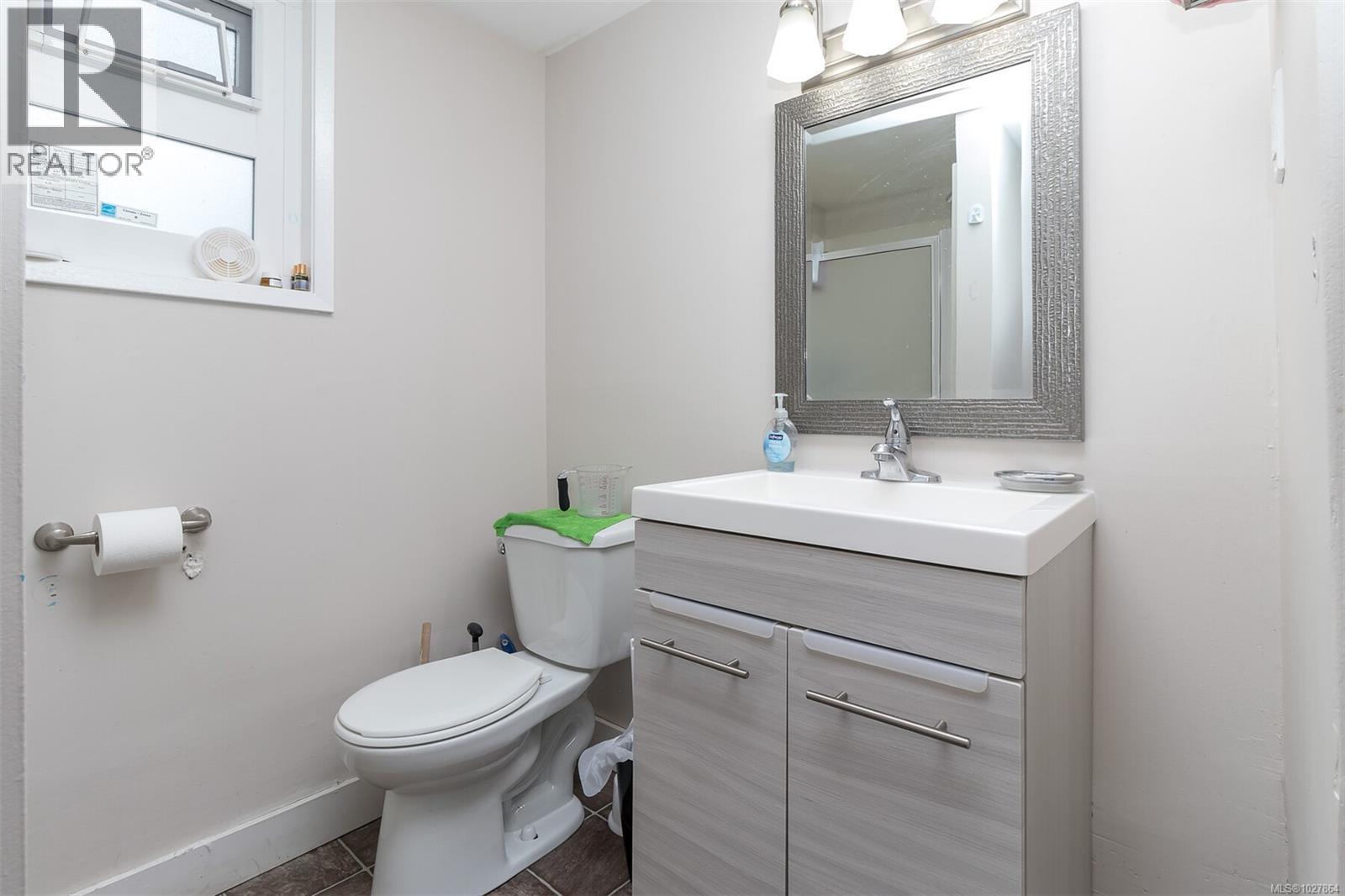 1116 Thunderbird Dr, Nanaimo