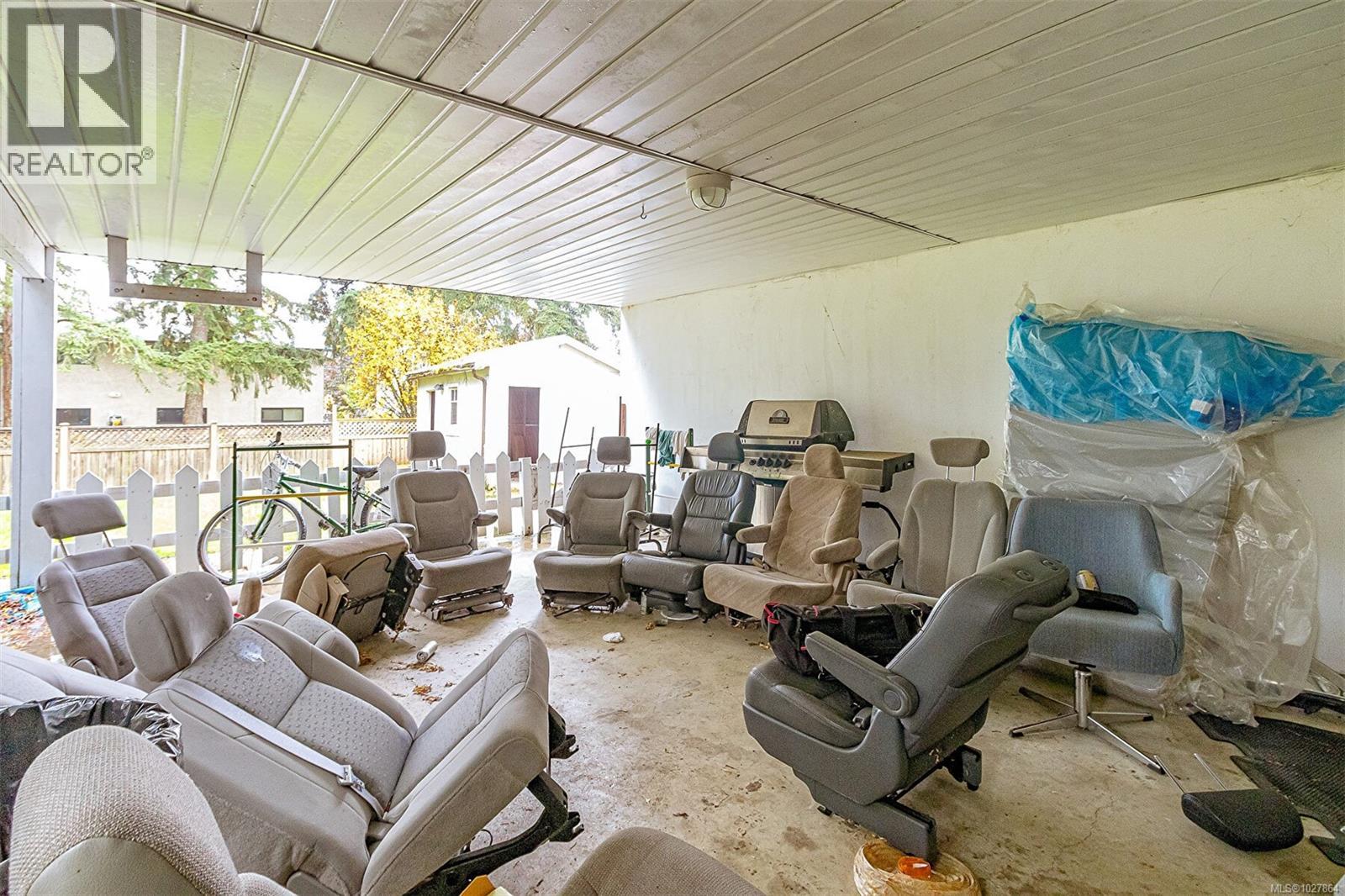 1116 Thunderbird Dr, Nanaimo