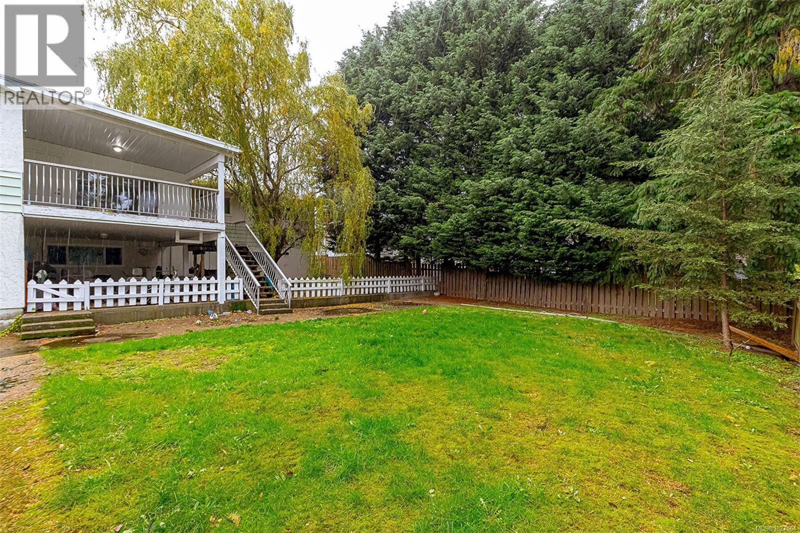 1116 Thunderbird Dr, Nanaimo