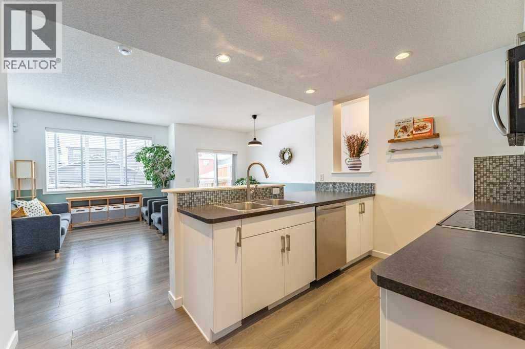 
          74 Evansridge Crescent Northwest
            <br/>
            <span>Calgary</span>
            , 
            <span>AB</span>
             <span>T3P0J2</span>
         - Photo 5