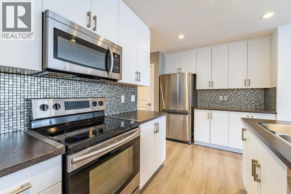 
          74 Evansridge Crescent Northwest
            <br/>
            <span>Calgary</span>
            , 
            <span>AB</span>
             <span>T3P0J2</span>
         - Photo 8