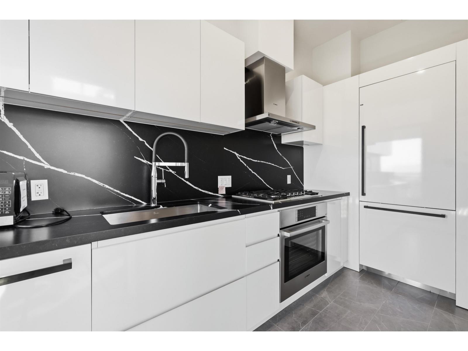 1103 1526 FINLAY STREET, White Rock