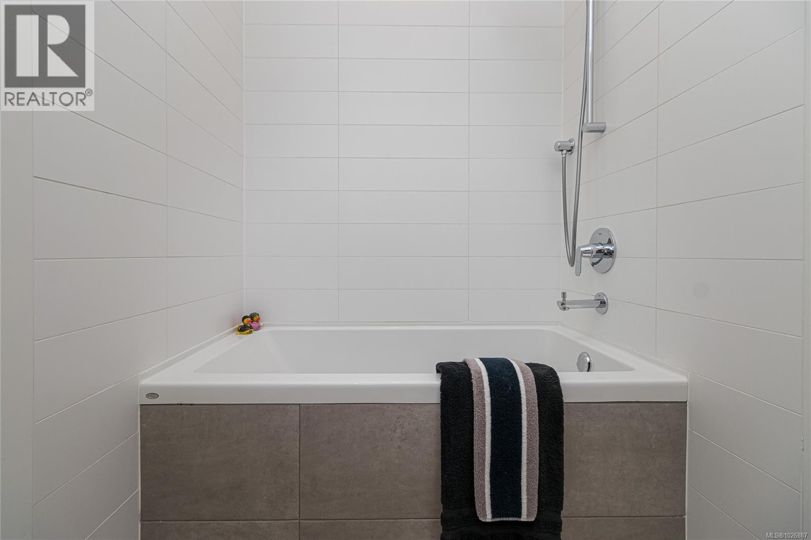 104 70 Saghalie Road, Victoria