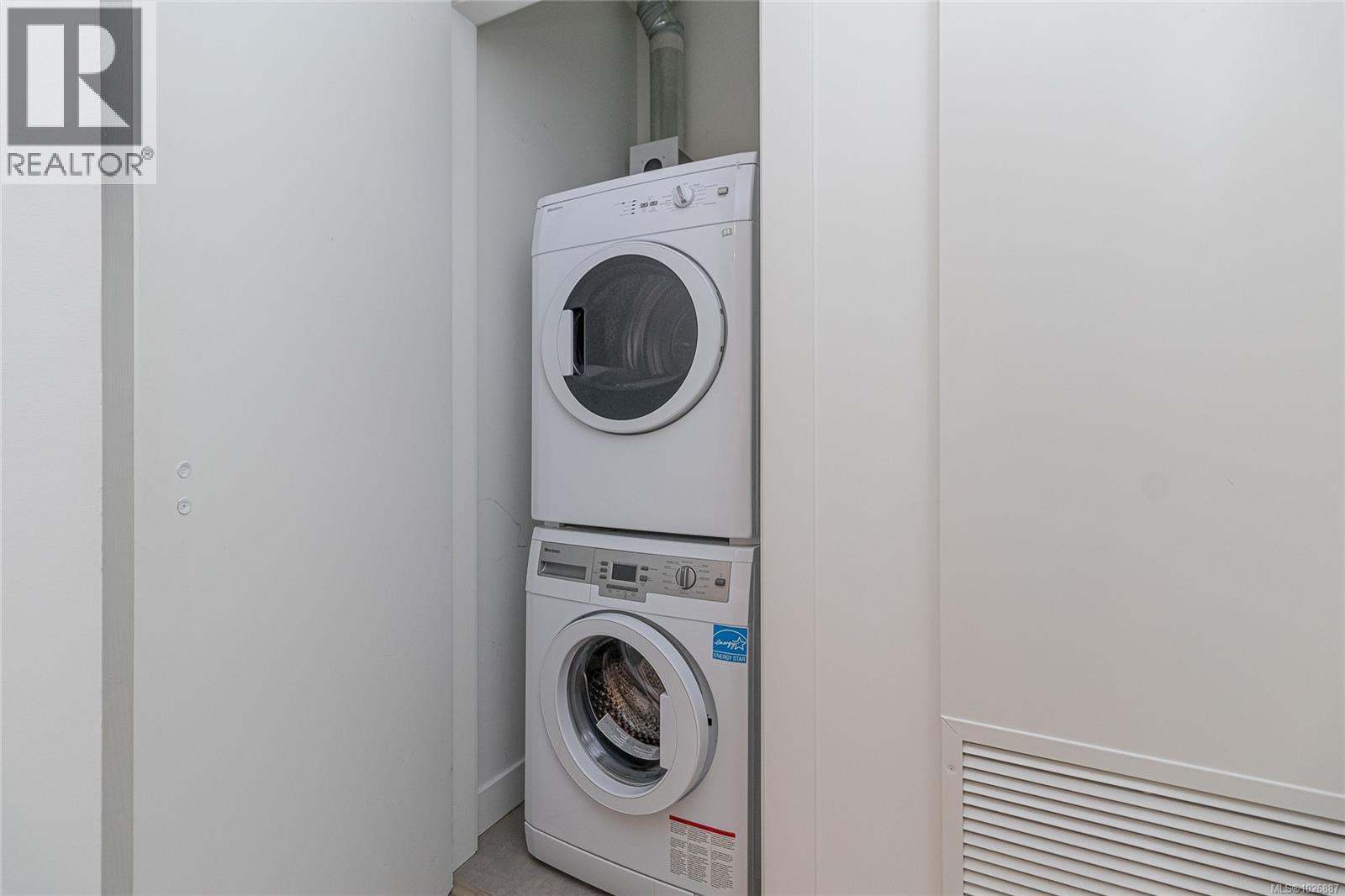 104 70 Saghalie Road, Victoria