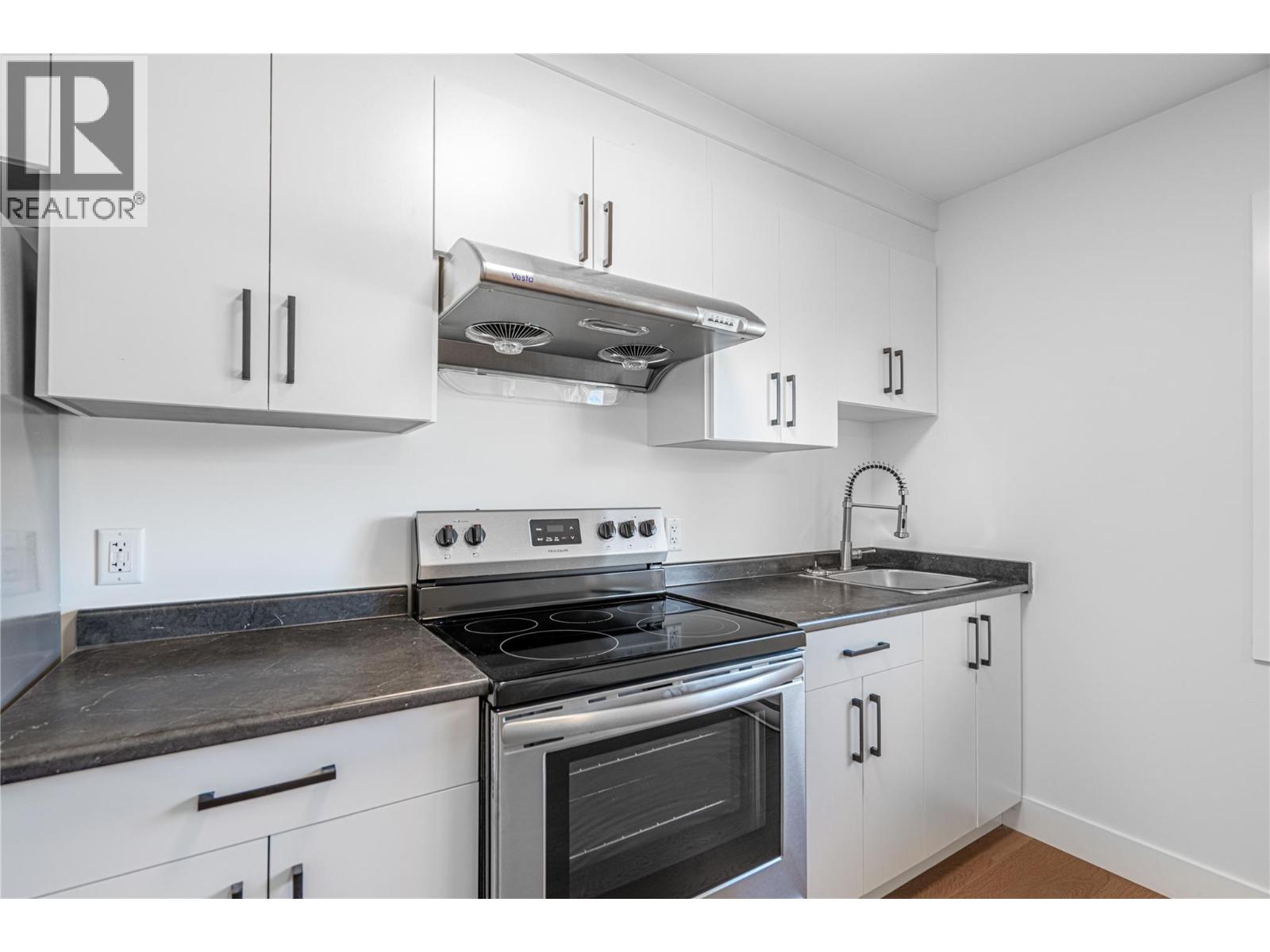 2138 Merritt Avenue, Merritt