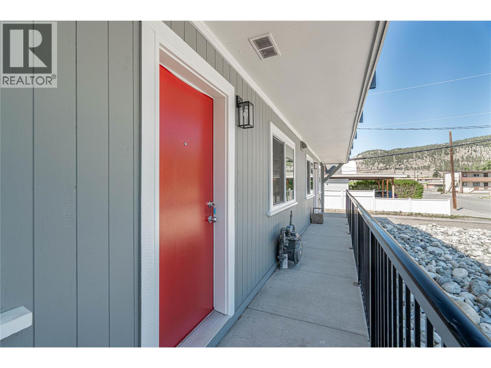 2138 Merritt Avenue, Merritt