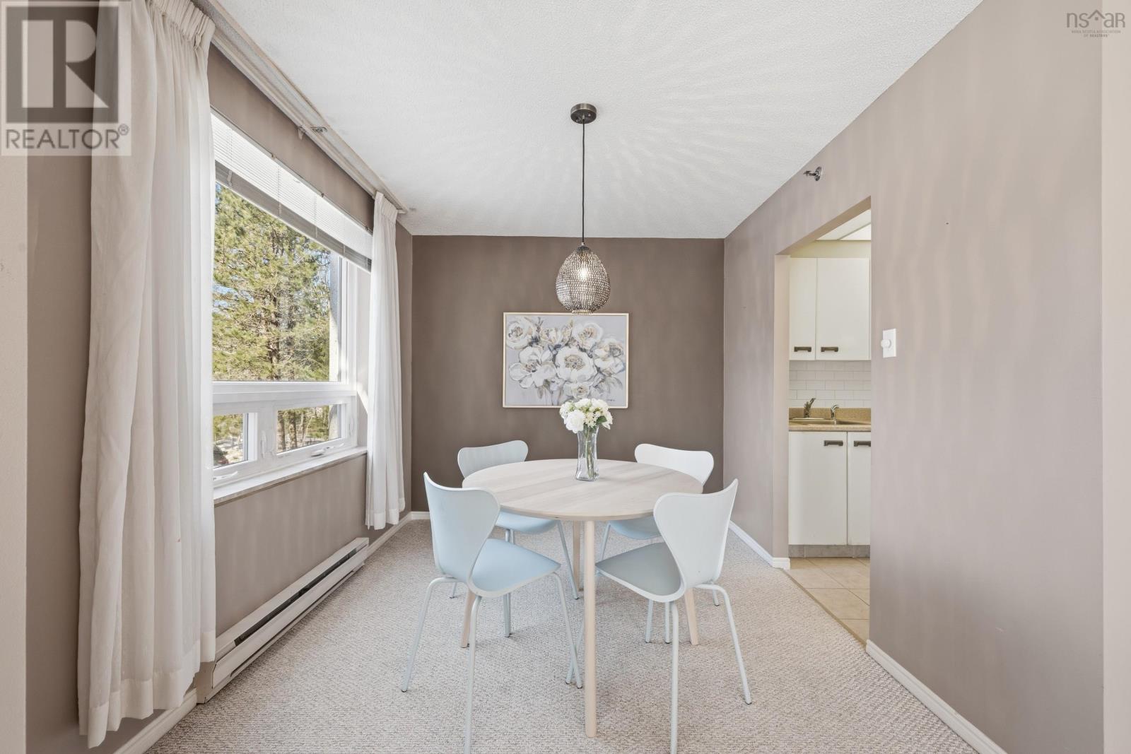 Property 13 of 48 of 208 30 Brookdale Crescent Crescent