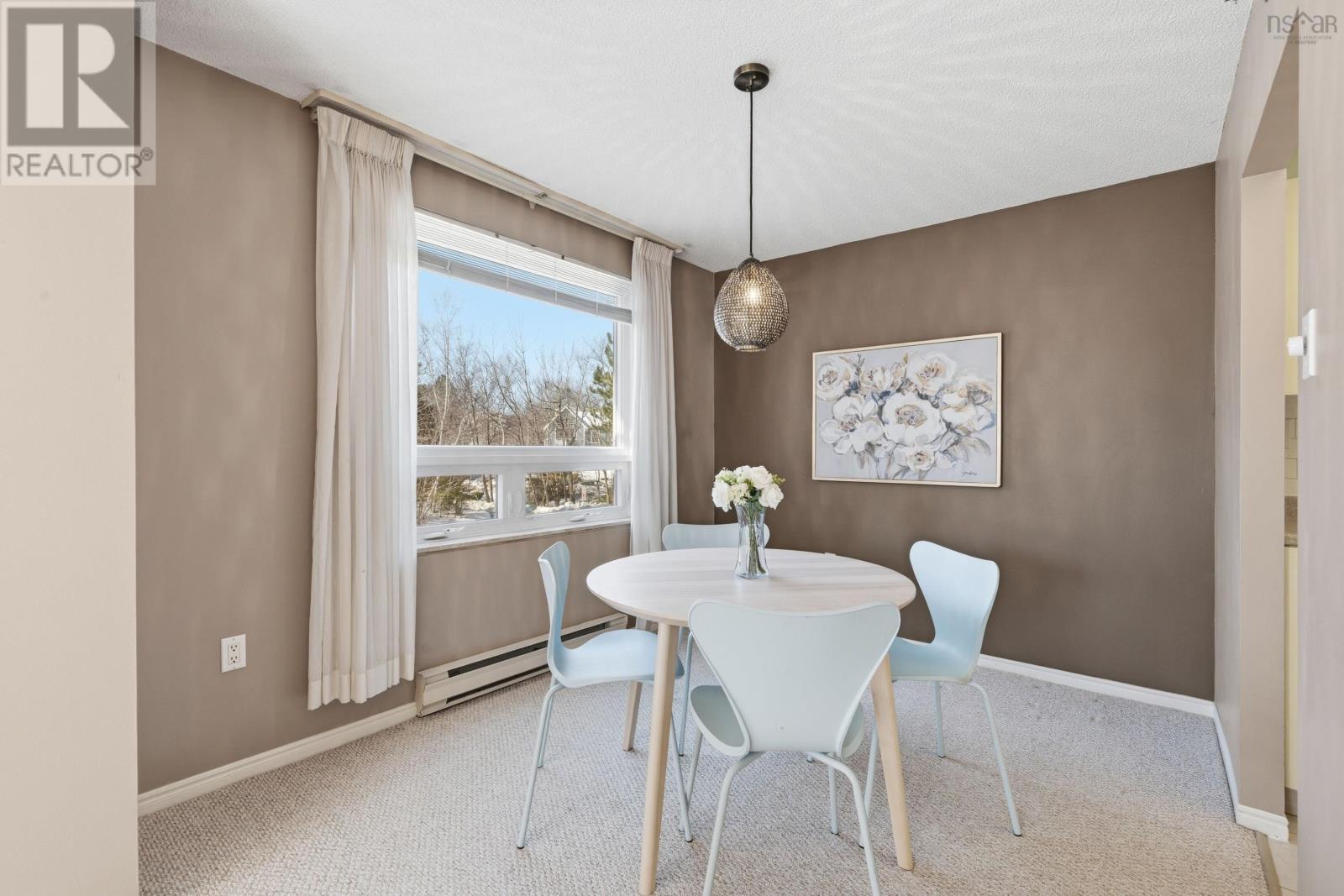 Property 14 of 48 of 208 30 Brookdale Crescent Crescent