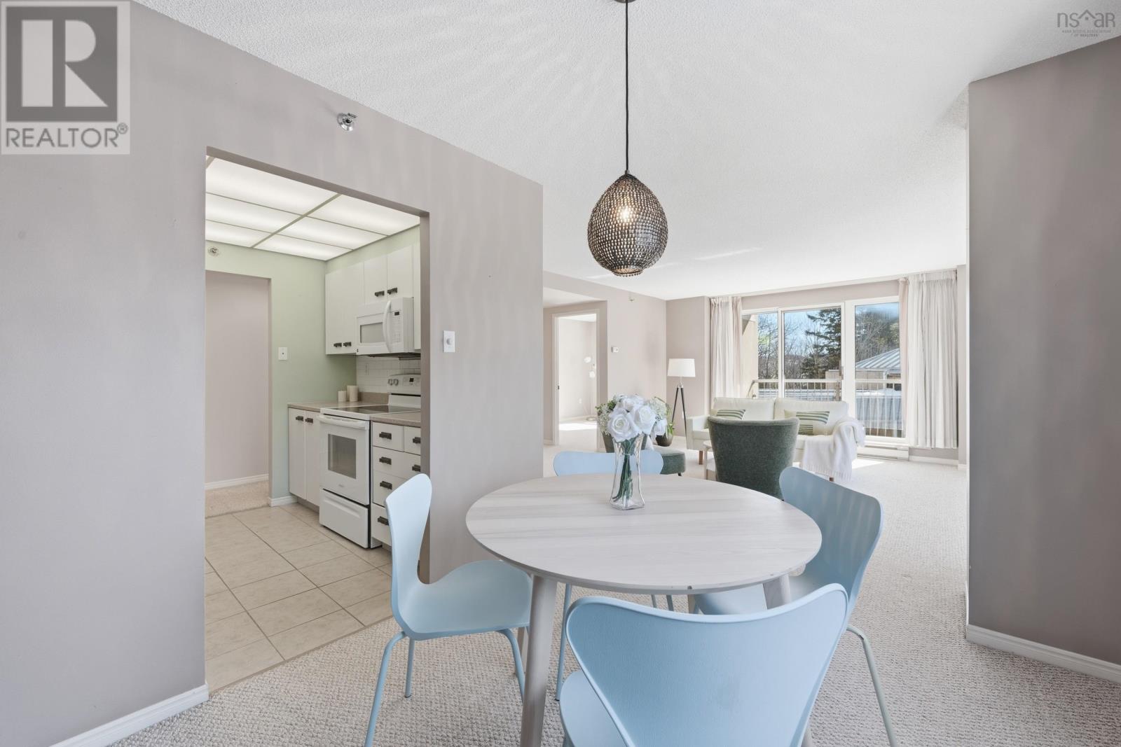 Property 15 of 48 of 208 30 Brookdale Crescent Crescent