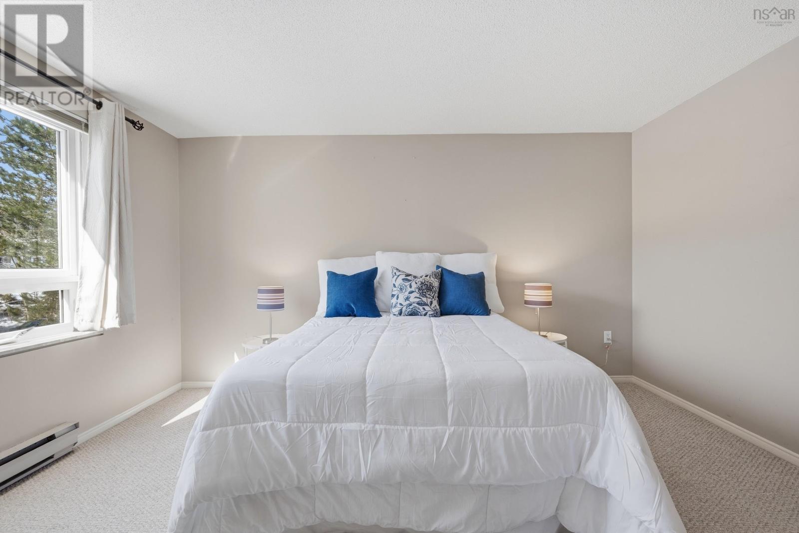 Property 22 of 48 of 208 30 Brookdale Crescent Crescent