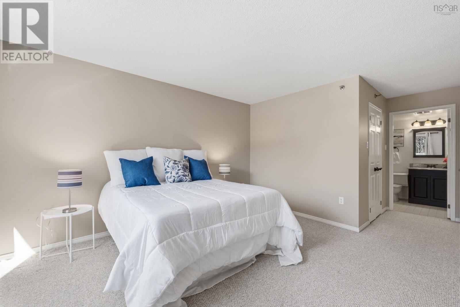 Property 23 of 48 of 208 30 Brookdale Crescent Crescent