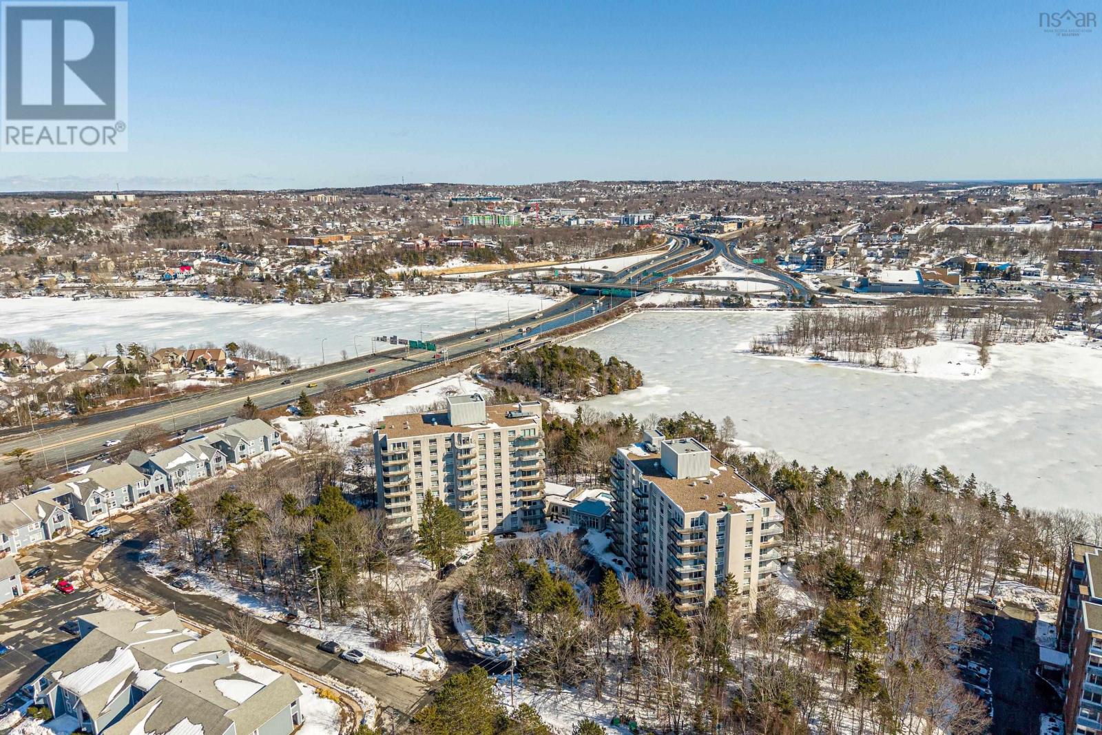 Property 36 of 48 of 208 30 Brookdale Crescent Crescent