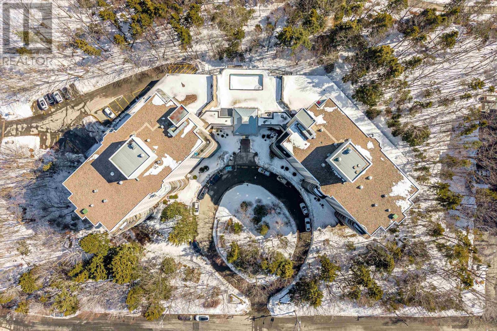 Property 37 of 48 of 208 30 Brookdale Crescent Crescent