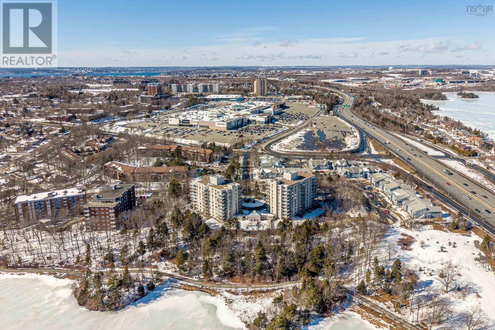 Property 38 of 48 of 208 30 Brookdale Crescent Crescent