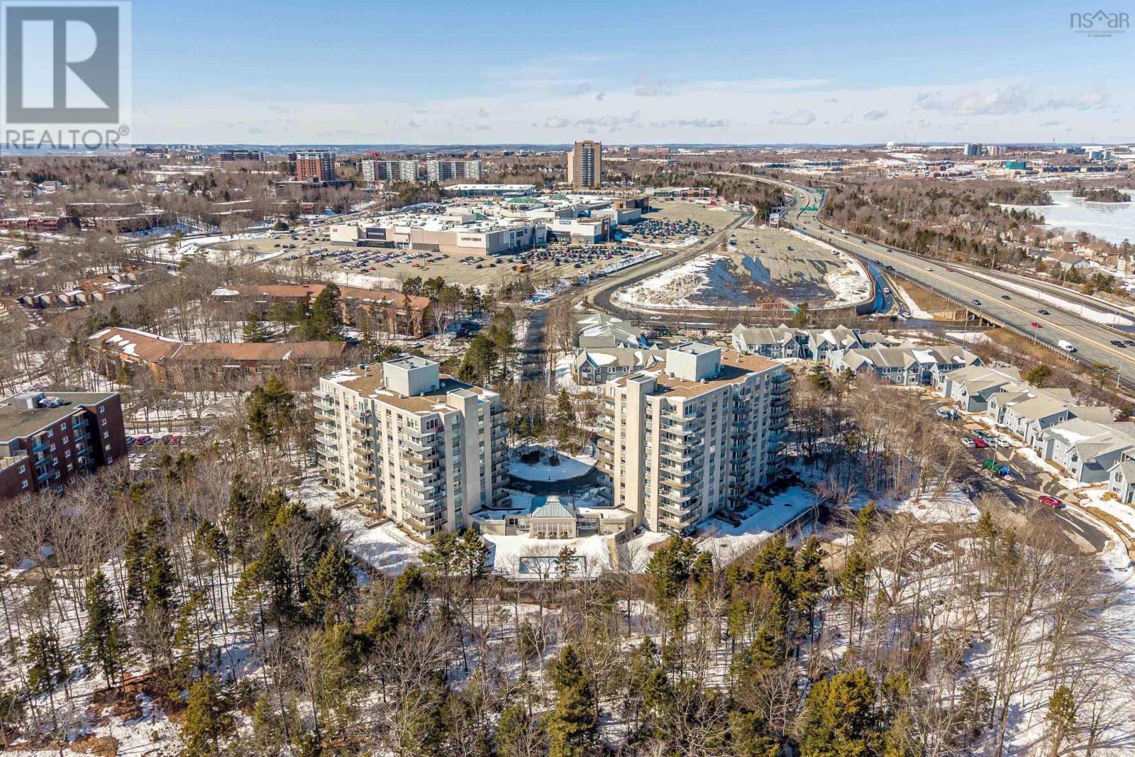 Property 39 of 48 of 208 30 Brookdale Crescent Crescent