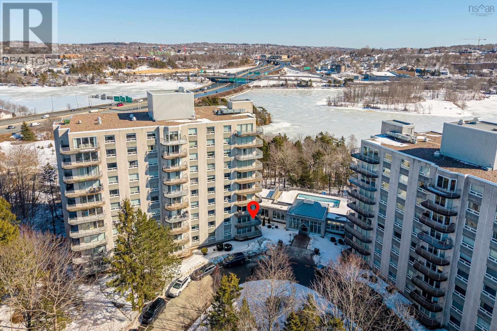 Property 41 of 48 of 208 30 Brookdale Crescent Crescent