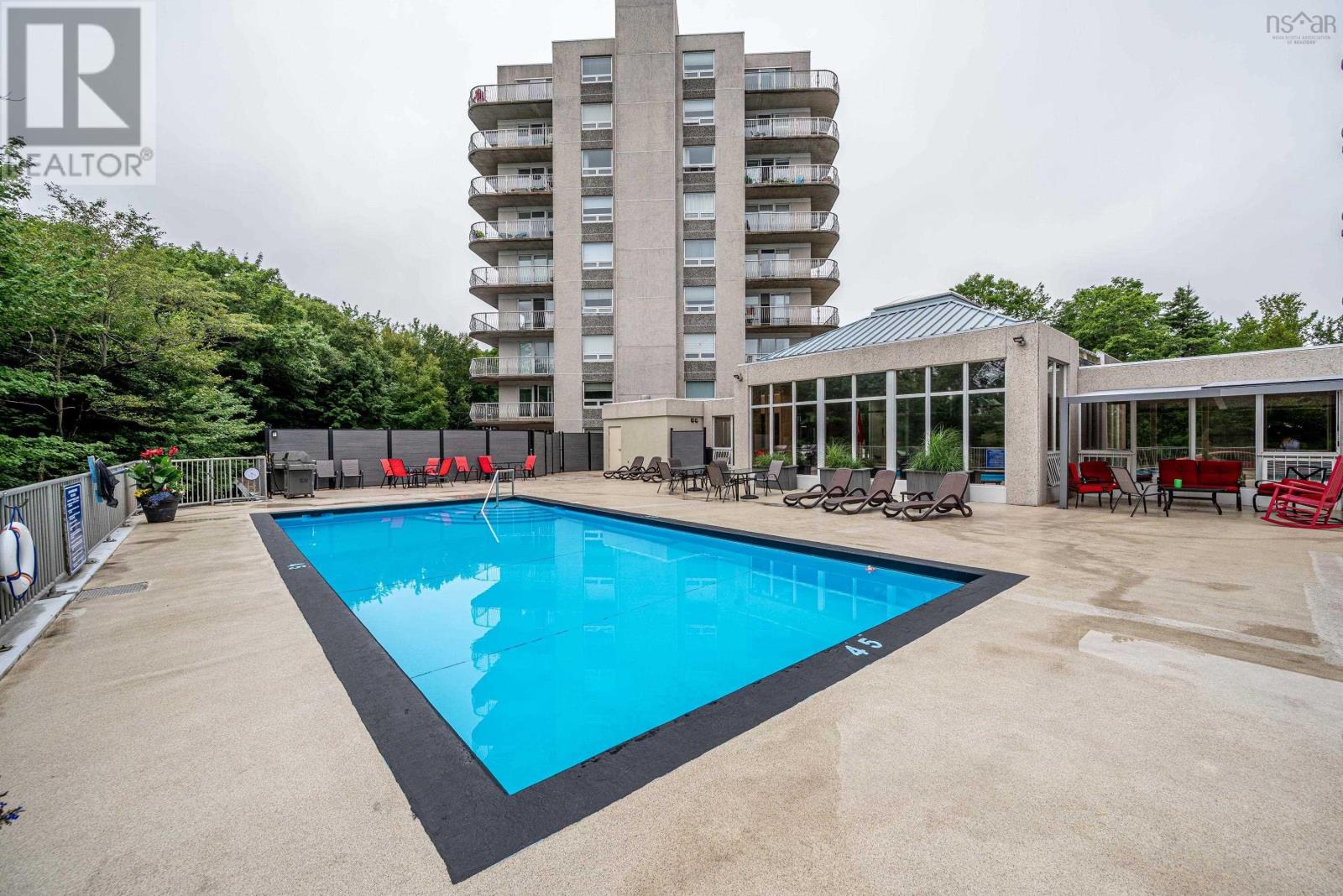 Property 44 of 48 of 208 30 Brookdale Crescent Crescent