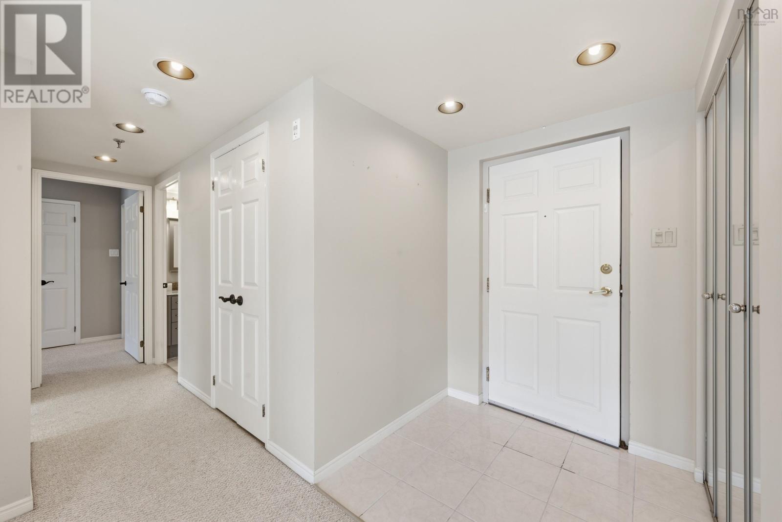 Property 6 of 48 of 208 30 Brookdale Crescent Crescent