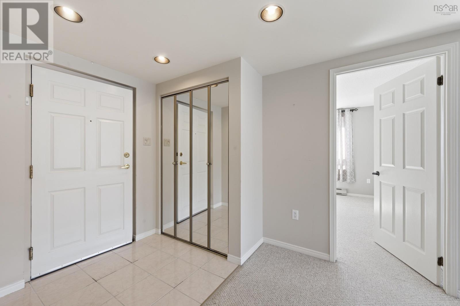 Property 7 of 48 of 208 30 Brookdale Crescent Crescent