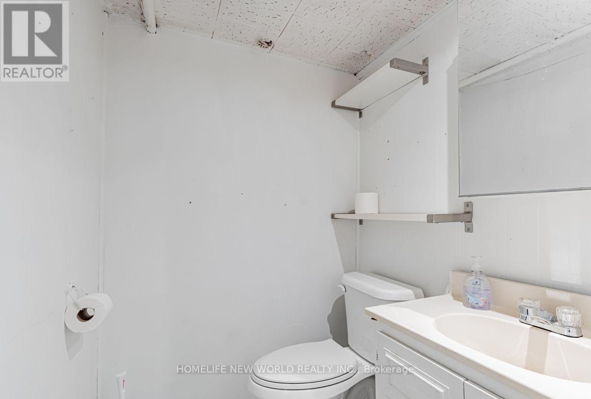 878 KINGSTON ROAD - 33