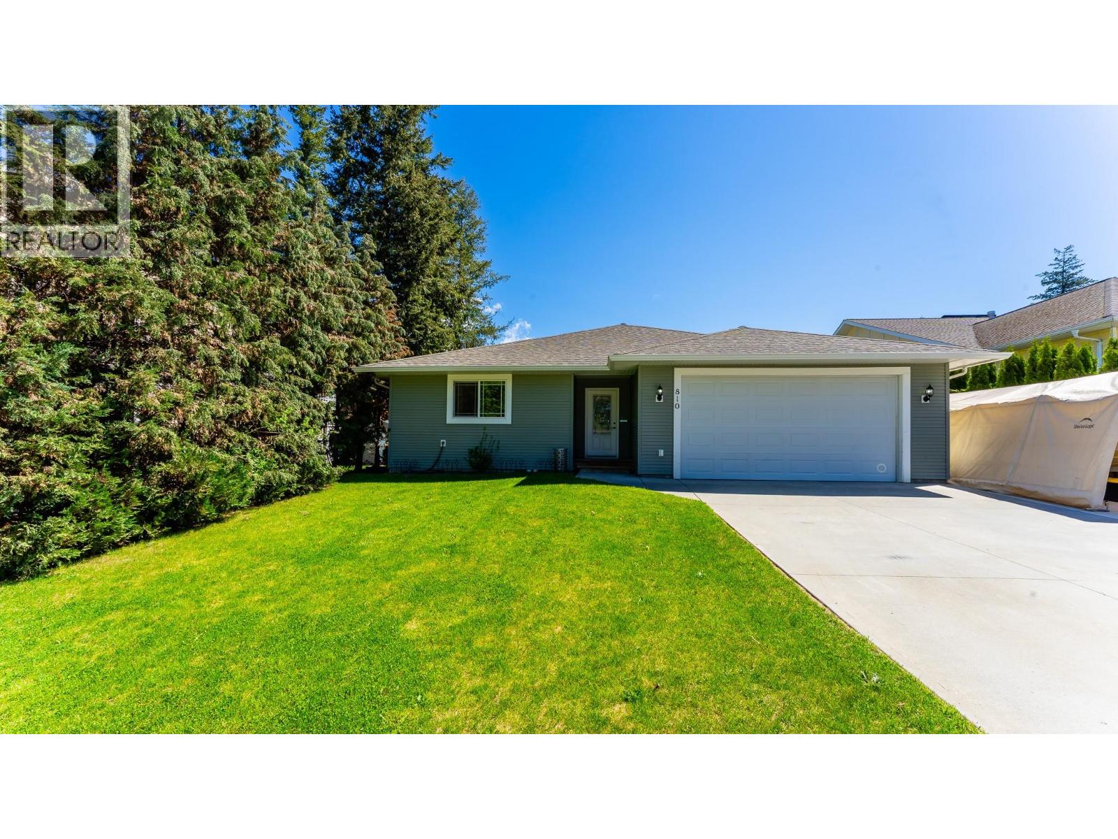 810 11 Street SE, Salmon Arm