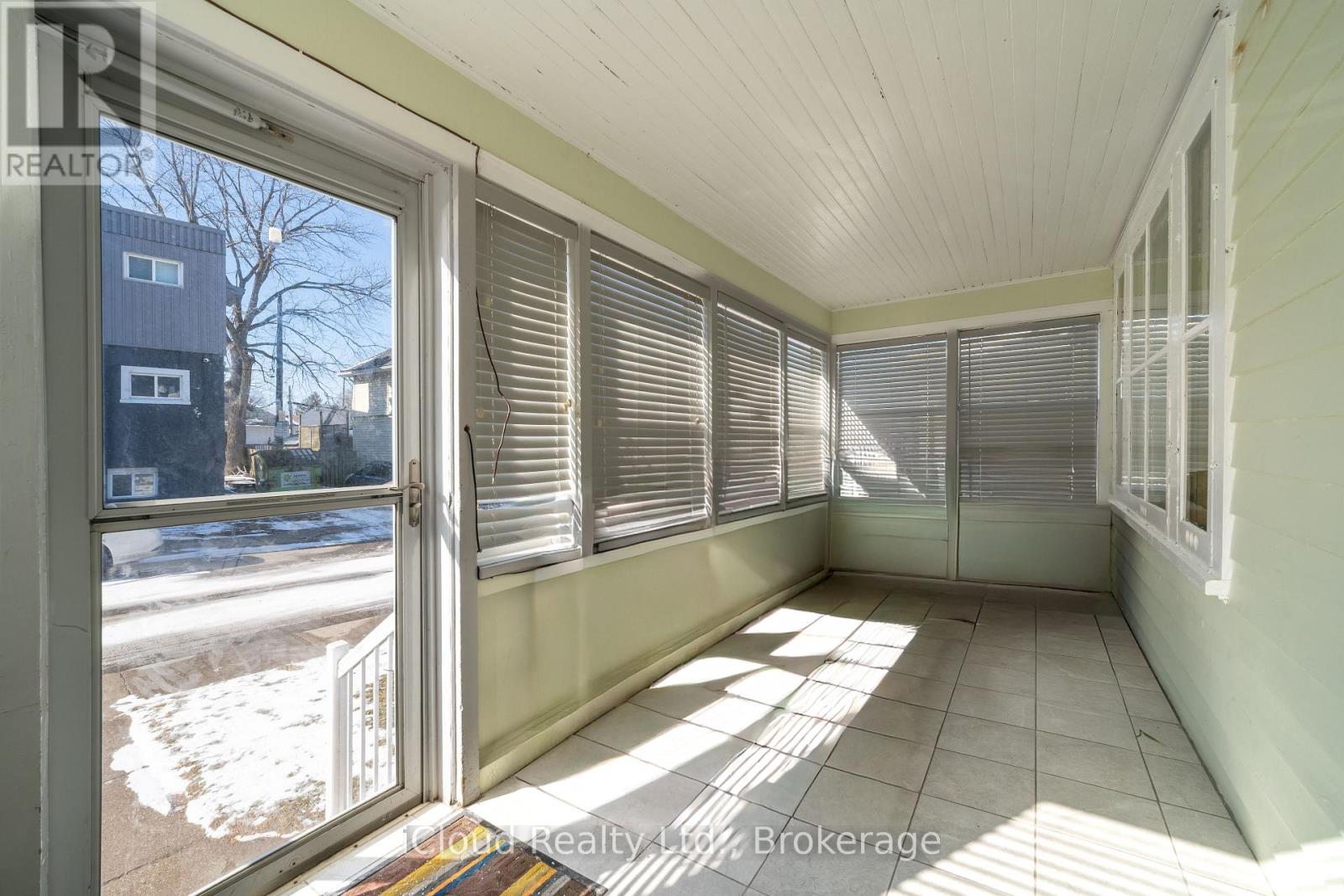 2 RICHMOND AVENUE - 26
