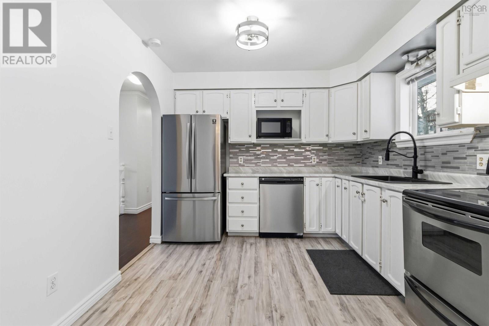 Property 16 of 31 of 152 MILLWOOD Drive