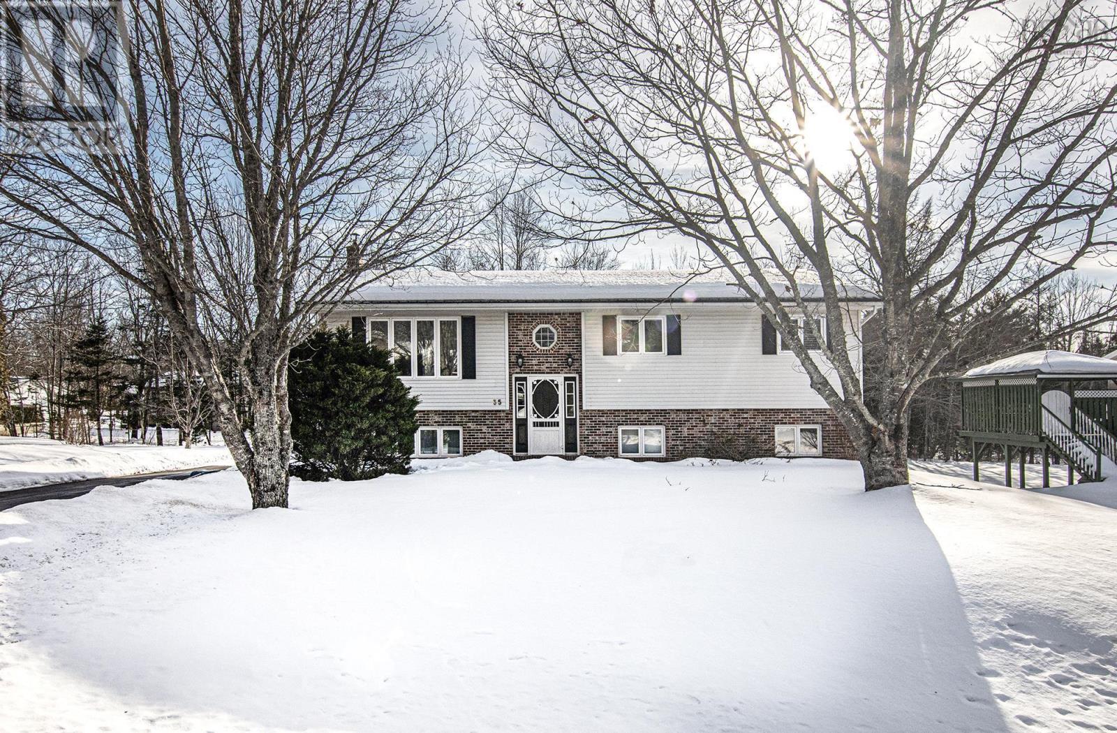 Property photo of 35 Poplar Drive