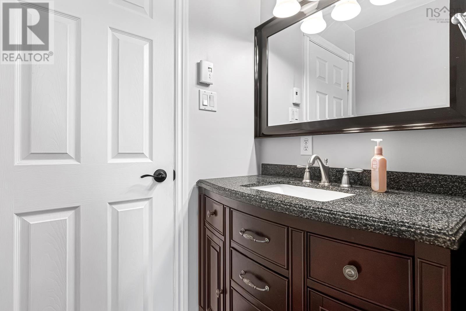 Property 19 of 38 of 35 Poplar Drive