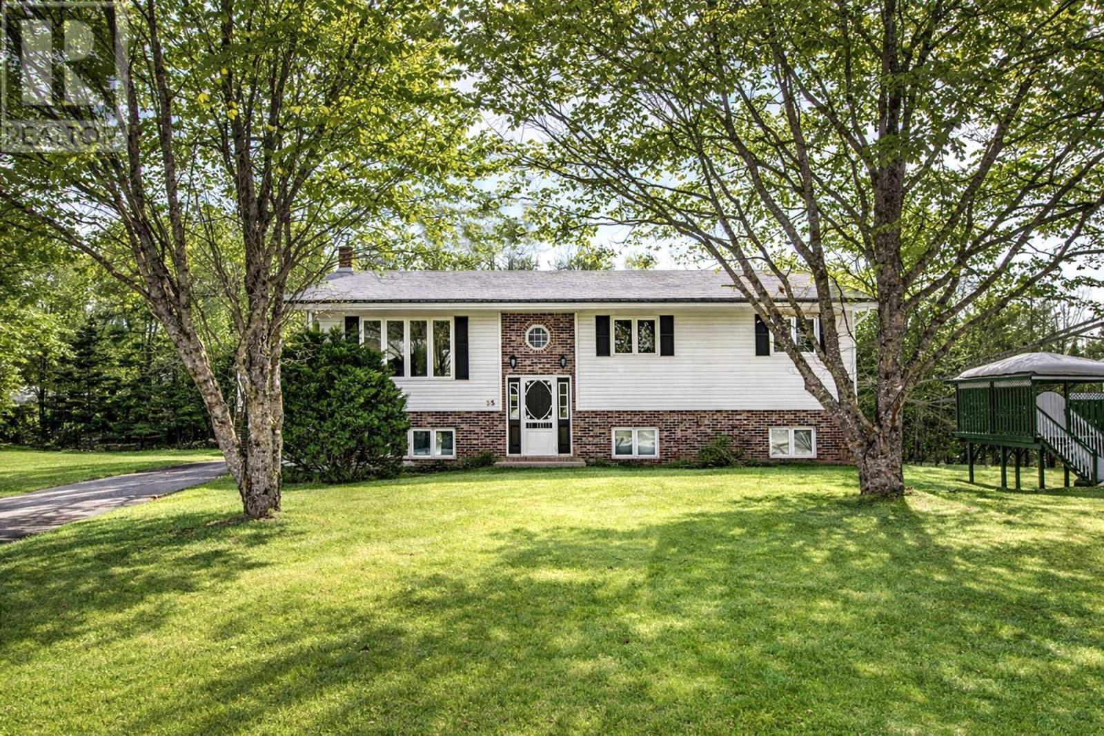 Property 2 of 38 of 35 Poplar Drive