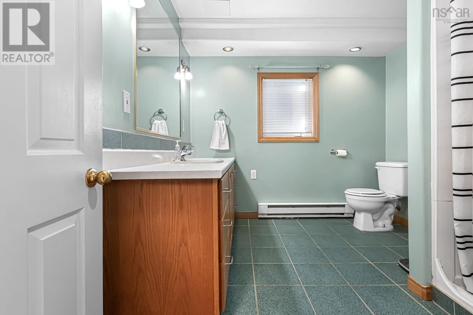 Property 26 of 38 of 35 Poplar Drive