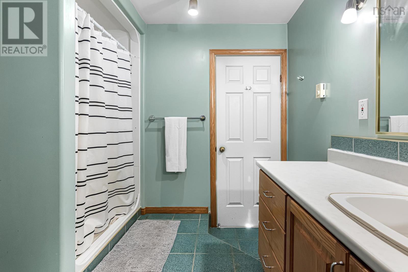 Property 27 of 38 of 35 Poplar Drive