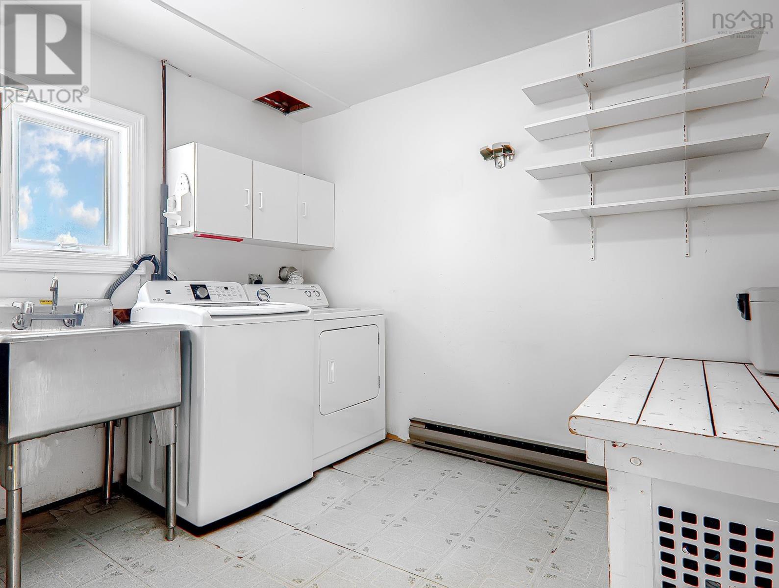 Property 30 of 38 of 35 Poplar Drive