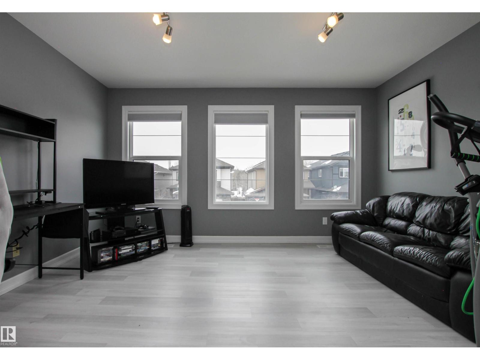 3334 HILTON CR NW - 26