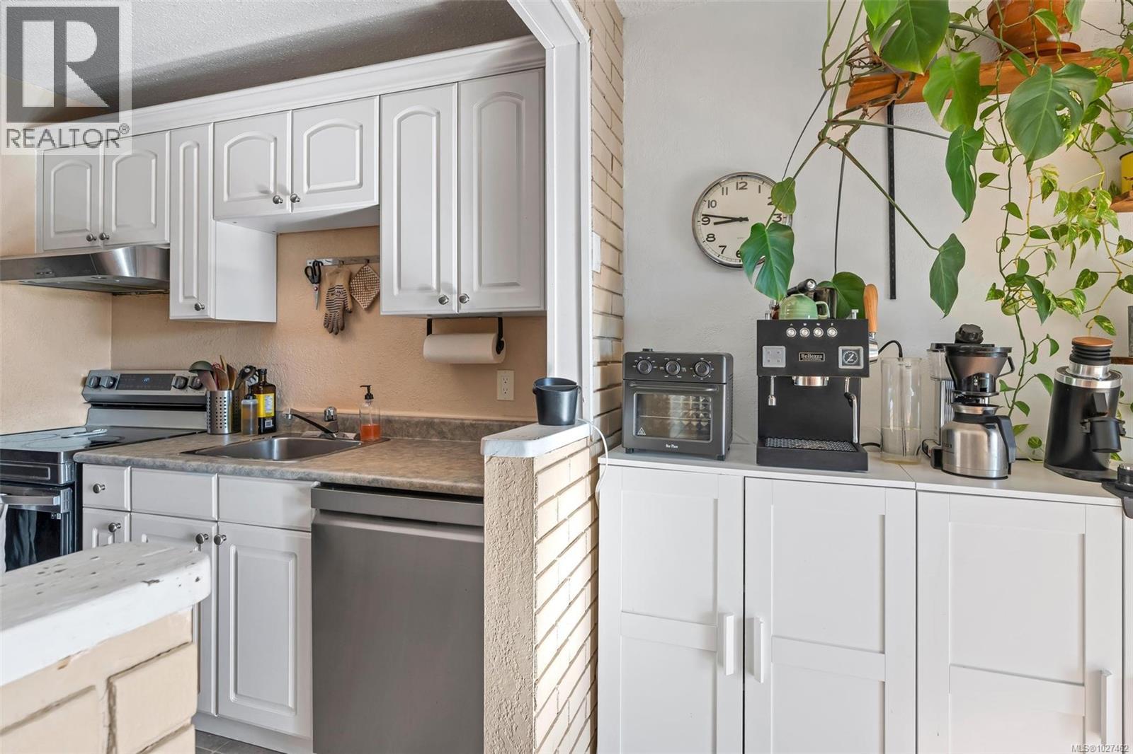 4 840 Craigflower Road, Esquimalt