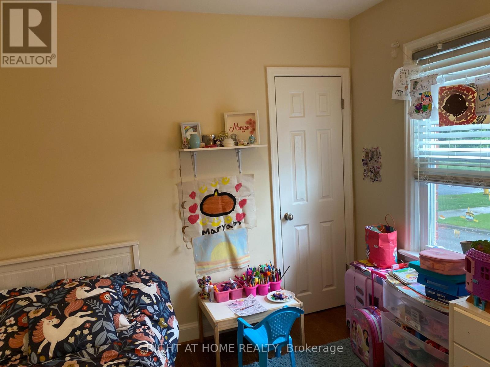 32 FLORENS AVENUE - 49